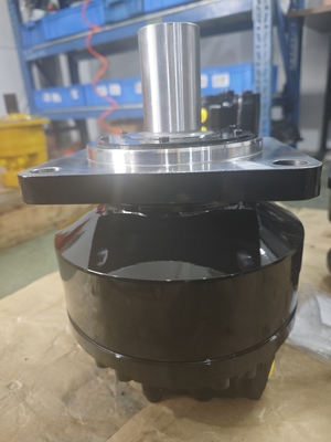 Torque nominal de 100 a 125 r/min. Motor hidráulico, ferro fundido, peso de 30 a 110 kg