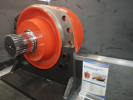 Motor hidráulico de tração de baixa velocidade personalizado para aplicações industriais pela HELM TOWER